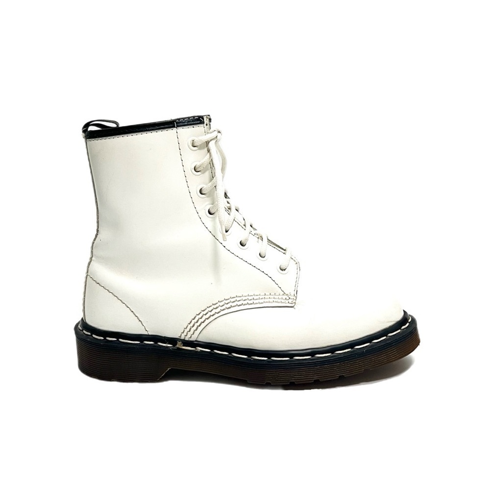 DR. MARTENS | Vintage 1990s white leather 8-eye original boots MADE IN ENGLAND